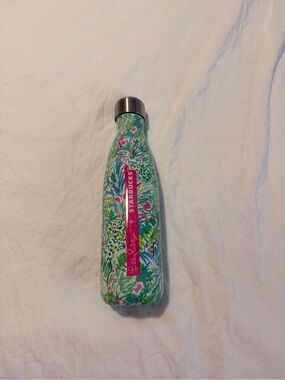 Retired Lilly Pulitzer for Starbucks S'well water bottle in the Palm Beach print